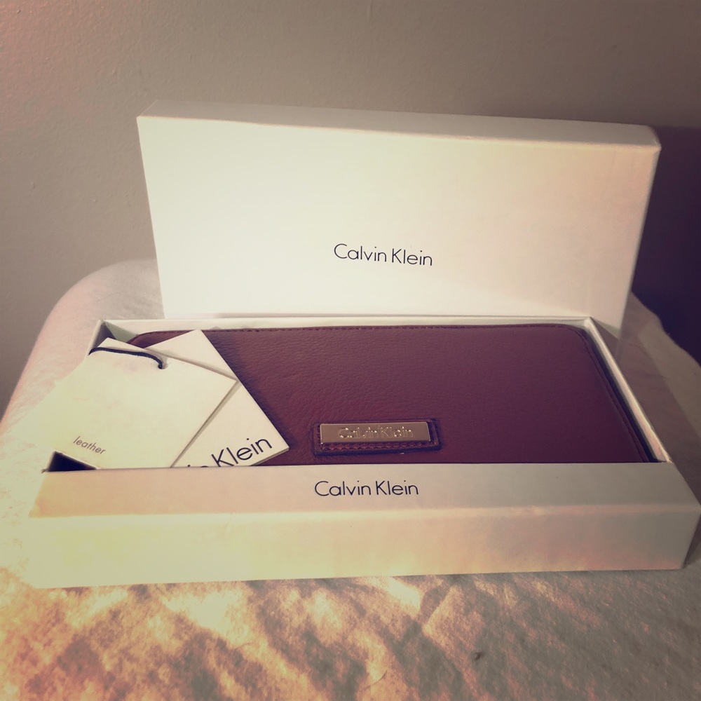 Calvin Klein Large Zip Wallet